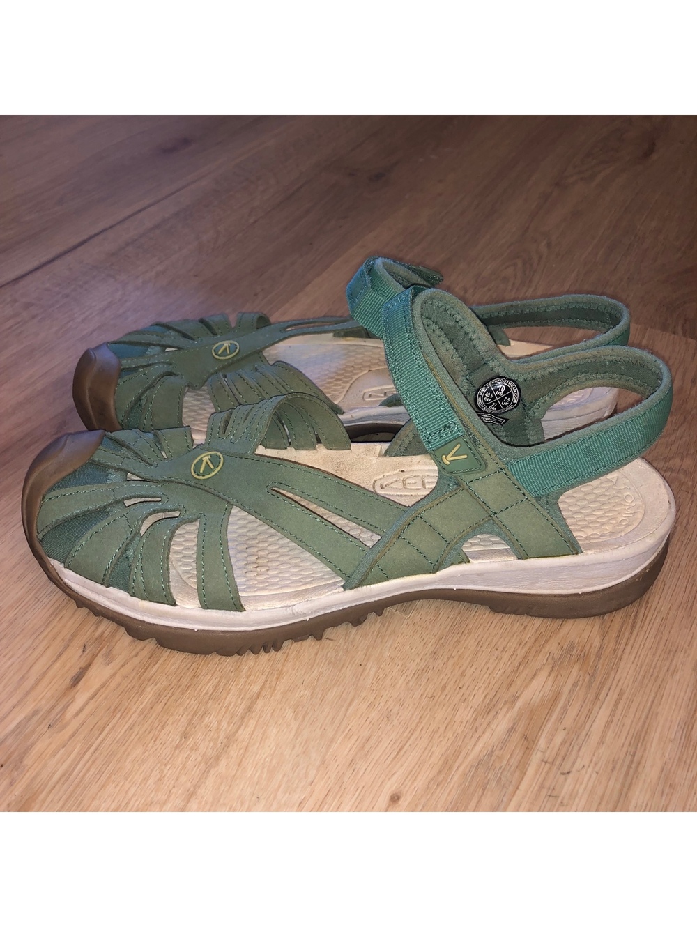 KEEN ROSE GREEN HIKING BEACH SANDALS GREEN WOMENS SIZE 10 CLOSED TOE